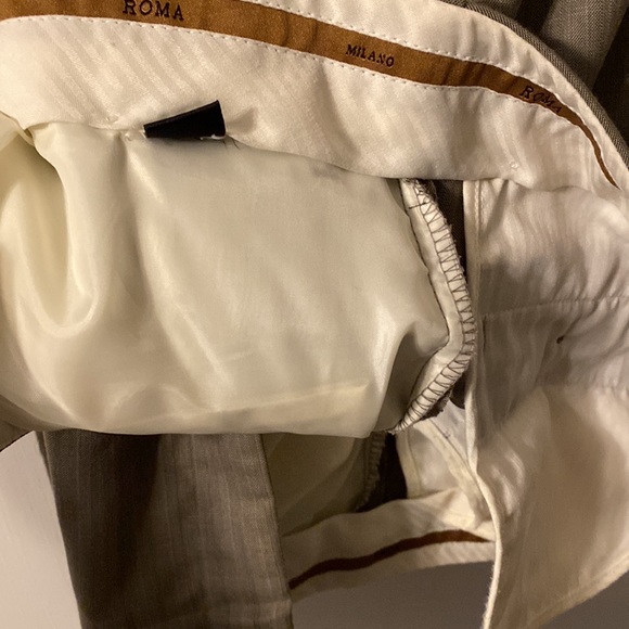 Insignia Men’s Grey Suit - 44L - Picture 9 of 10